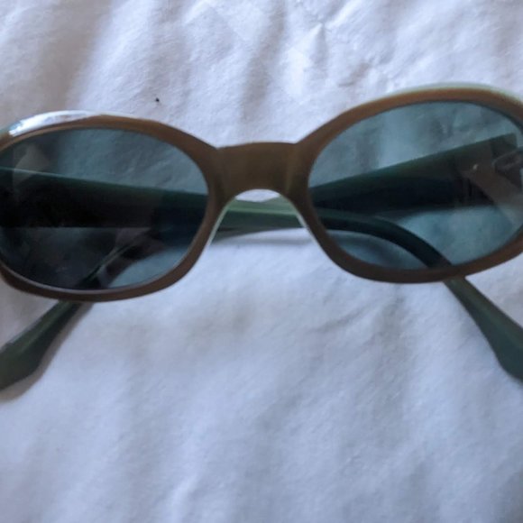 Women's Fossil Sunglasses - Olive Frame - Picture 2 of 7